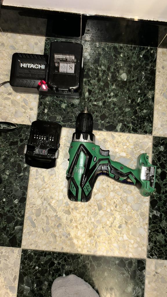 screwdriver Hitachi, Doe-het-zelf en Bouw, Gereedschap | Boormachines, Ophalen, Zo goed als nieuw