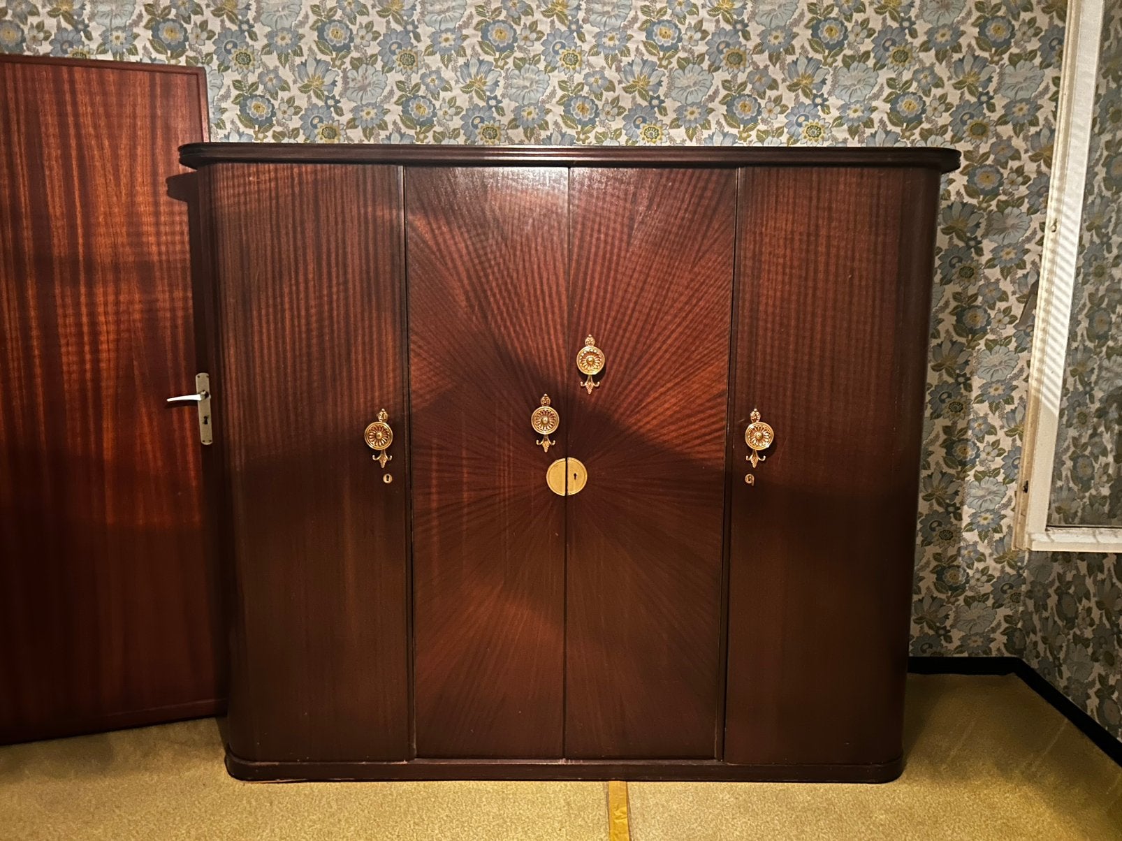 Kleerkast, Antiek en Kunst, Ophalen