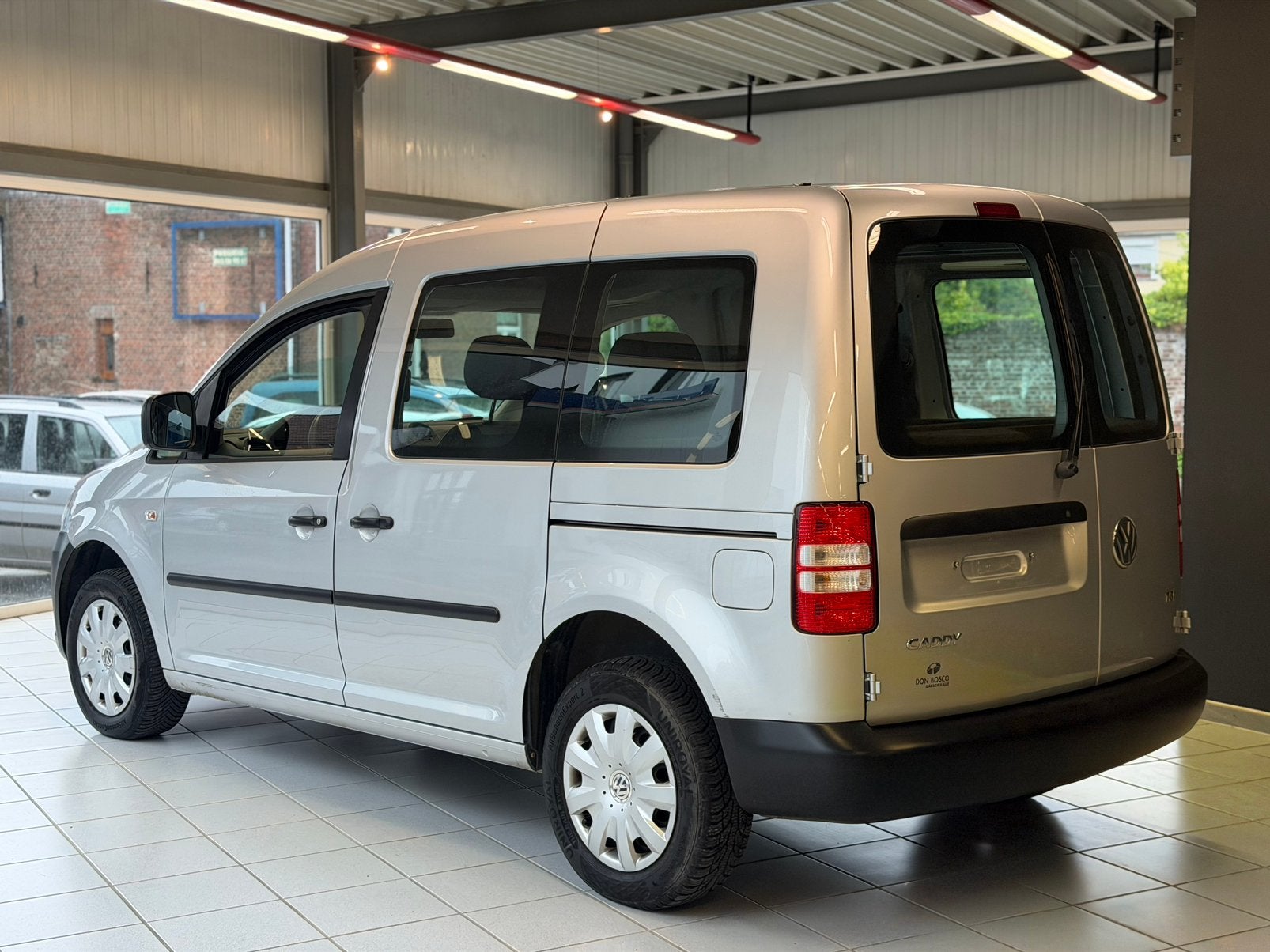 Volkswagen Caddy | 5P | 1er propriétaire | Carnet complet |, Autos, Euro 5, Achat, Boîte manuelle, 5 portes