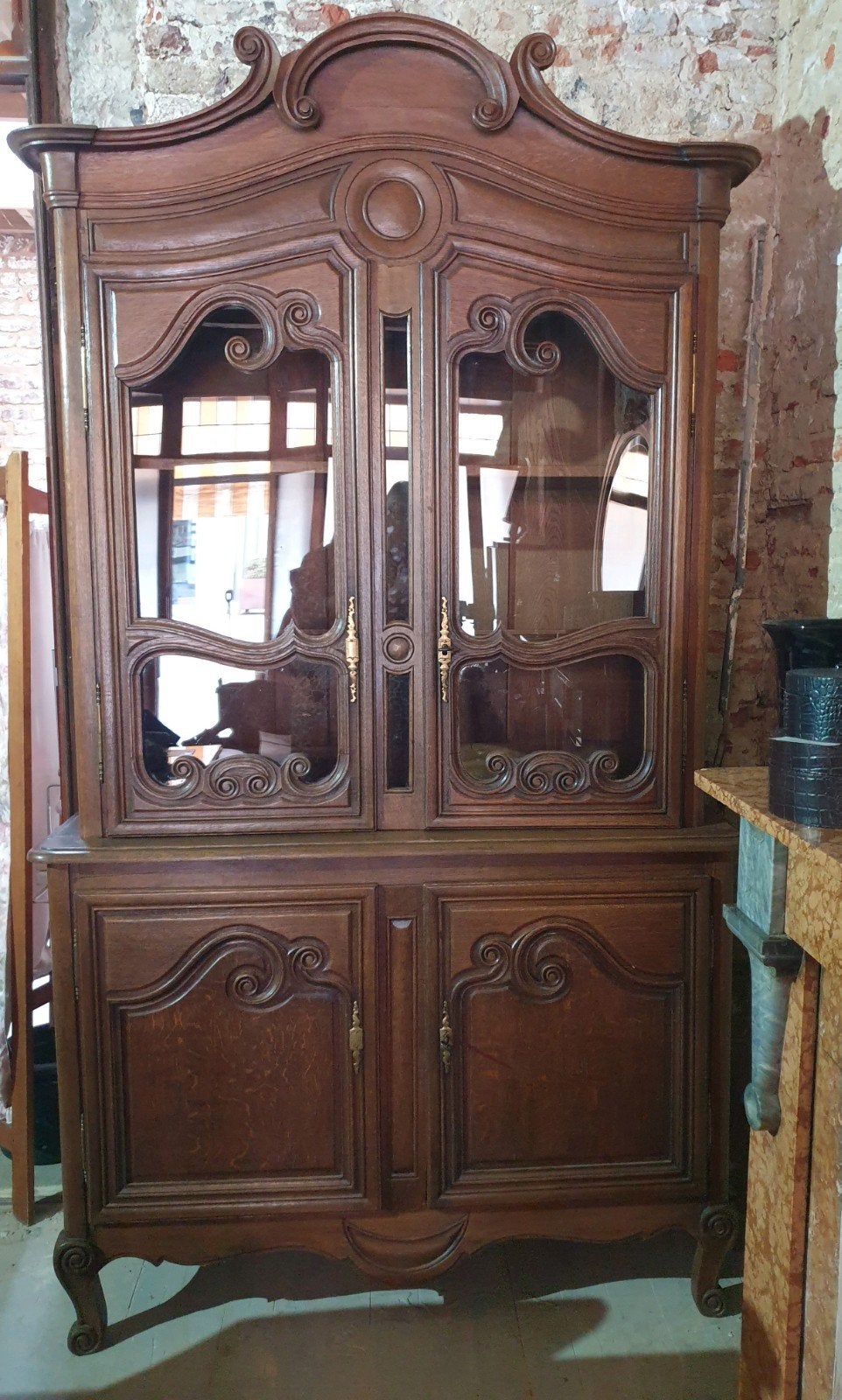normandische vitrinekast, Antiek en Kunst, Ophalen