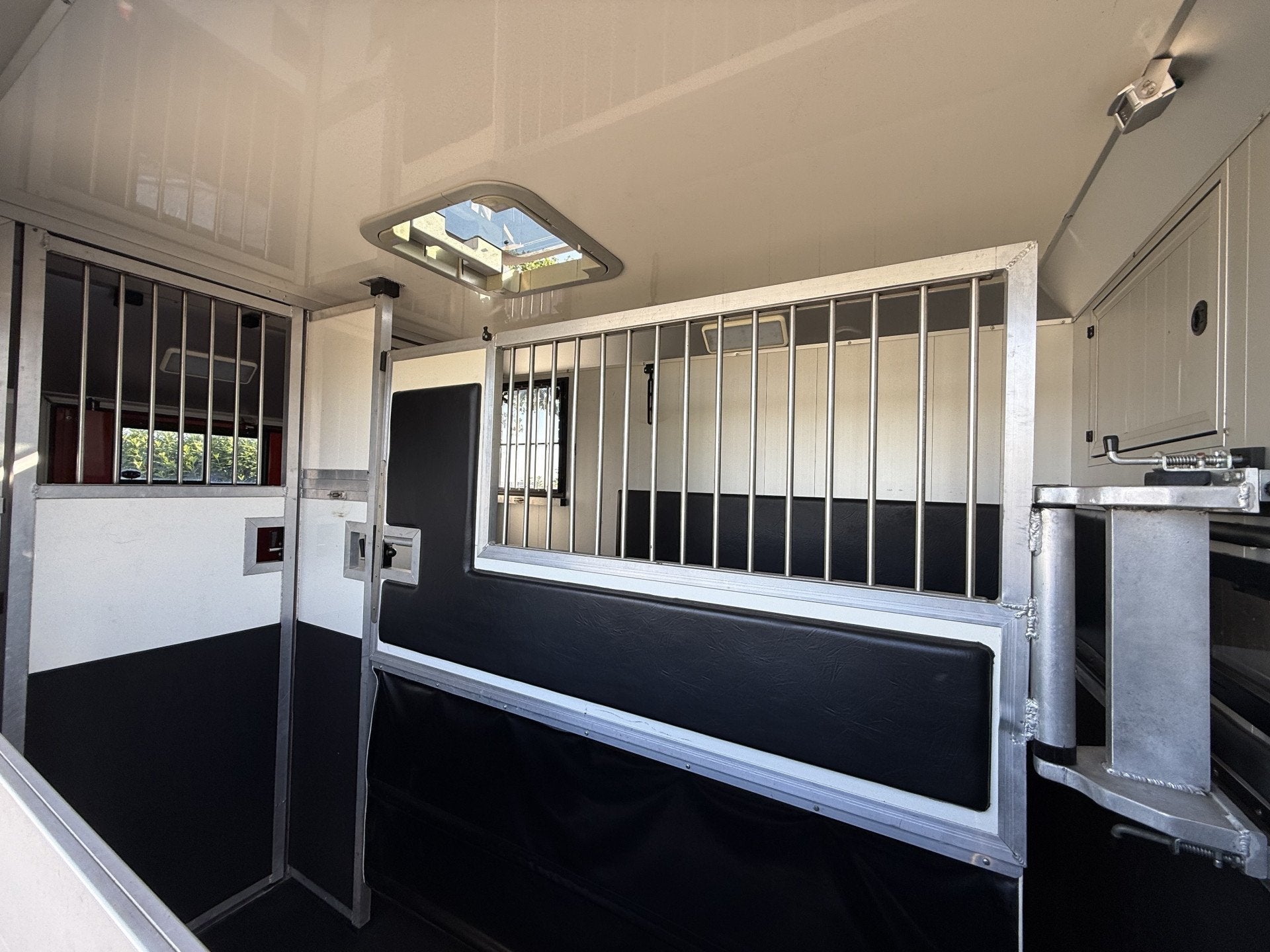 Fiat Ducato | HORSETRUCK | ALU | STALLION 3XL | 2015 | HENGS, Weduwestraat 12
4884MV  WERNHOUT, NL, Paardenwagentje NL | MVV HORSETRUCKS