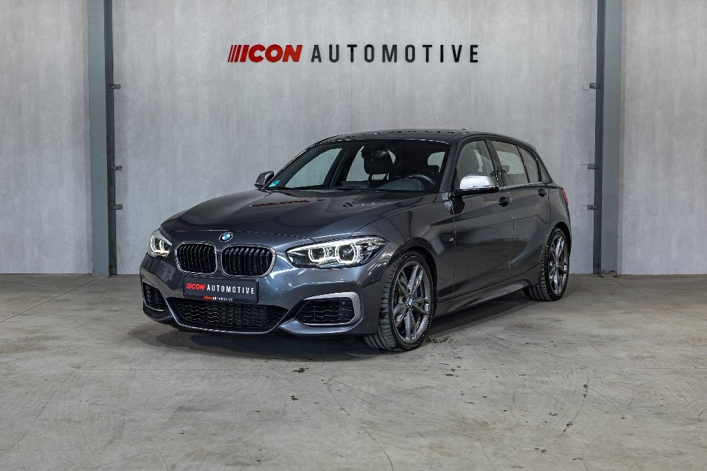 BMW 140 M140iAS - NAVPRO | HARMANKARDON | LED | RWD, Auto's, Dealer onderhouden, 1650 kg, Alcantara, 5 deurs