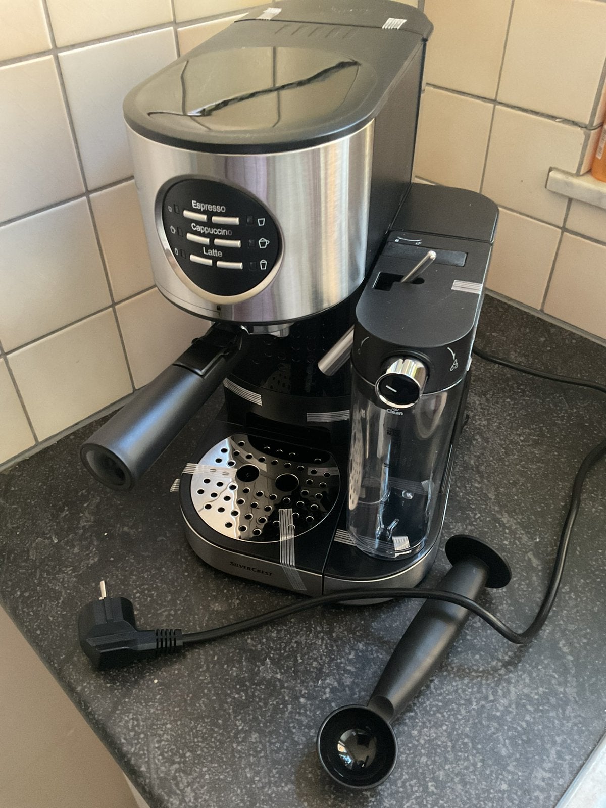 Expresso koffiemachine “ Silvercrest” met melkopschuimer, Elektronische apparatuur, Ophalen, Nieuw, Koffiemachine