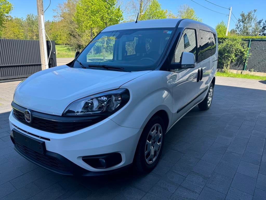 Fiat Doblo 1.6 diesel Lichte vracht met 5 zit km135.085, Auto's, Voorwielaandrijving, https://public.car-pass.be/vhr/c0c0fd6f-310a-4e0e-b959-d9ca48d8ddc5