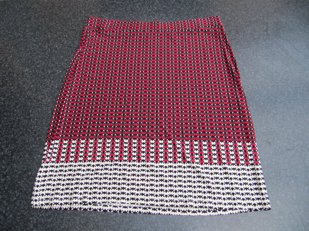 rok Hema A- lijn, soepel, bordeaux wit zwarte print 38 nieuw, Maat 38/40 (M), Overige kleuren, Nieuw, Ophalen of Verzenden