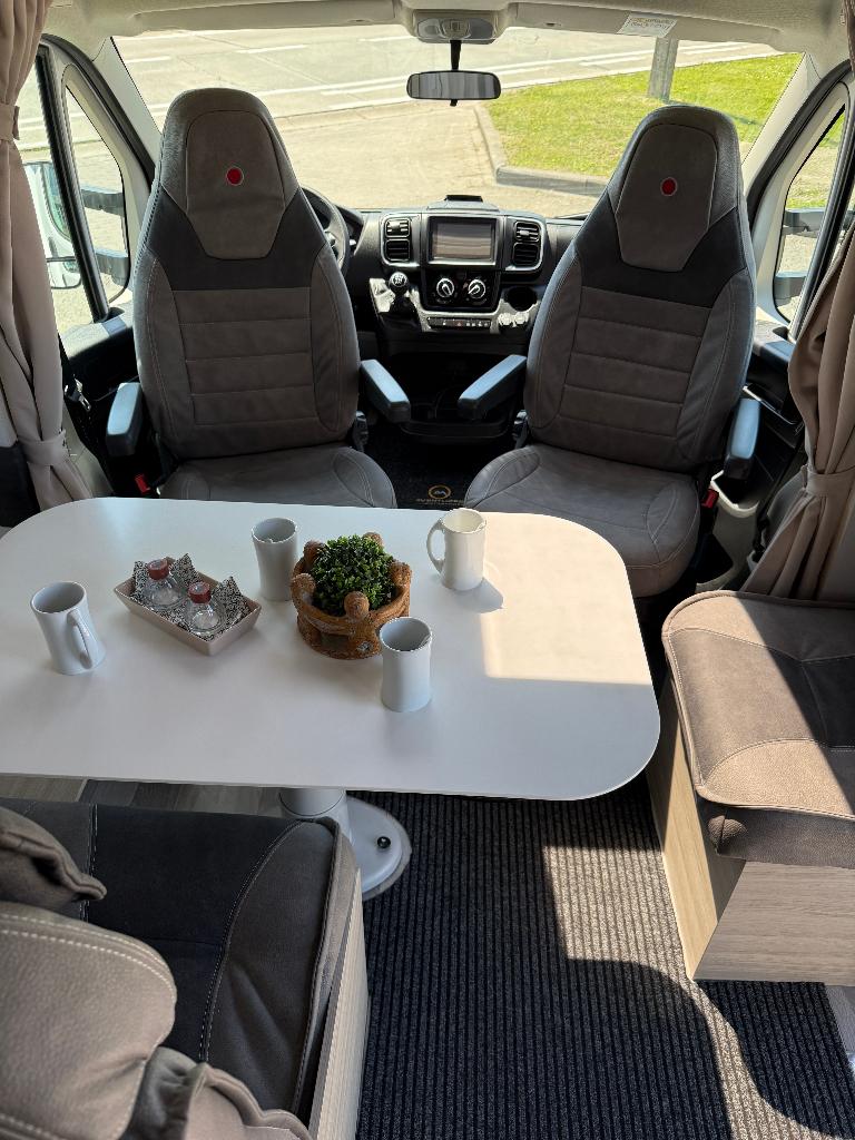Ilusion XMK 740 | Twinbedden + Hefbed, Caravanes & Camping, Camping-cars, Jusqu'à 4, Caméra de recul, Entreprise, Fiat