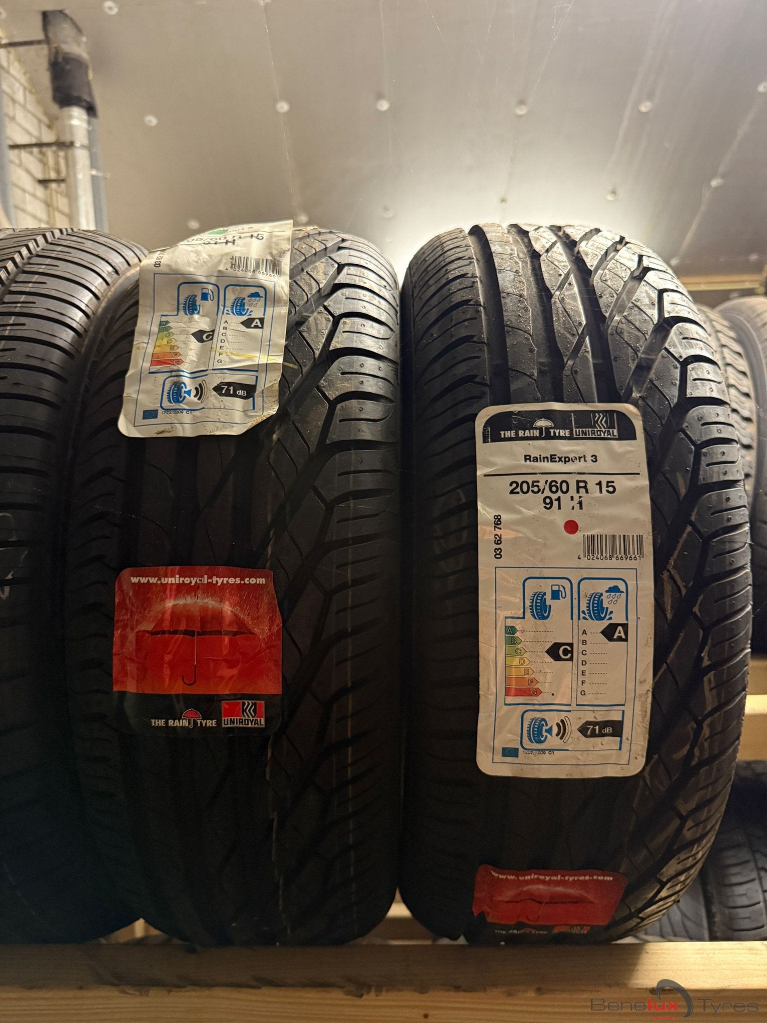 nieuw 205/60R15 Uniroyal Rain 205/60 R15 205/60/15 2056015, Auto-onderdelen, Banden en Velgen, 15 inch, -, -, Nieuw