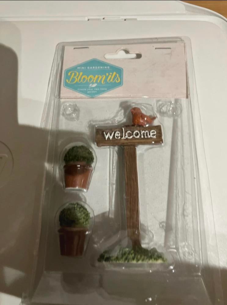 2 mini buxus en welcome bord miniatuur voor maquette, Ophalen, Nieuw