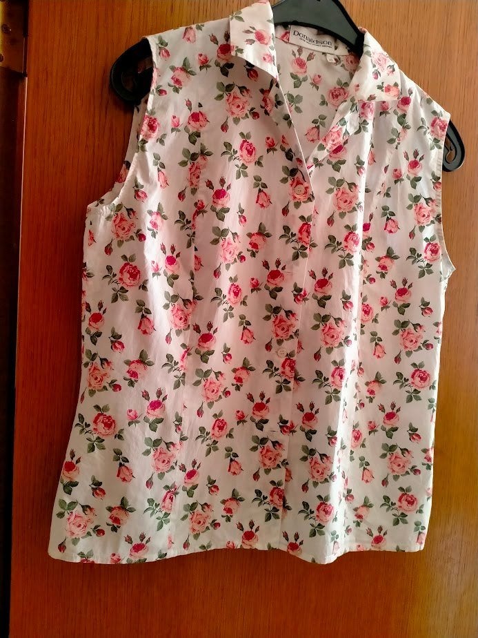 Blouse met rozenmotief,zonder mouwen,Donaldson, maat : 42., Maat 38/40 (M), Overige kleuren, Donaldson, Ophalen of Verzenden