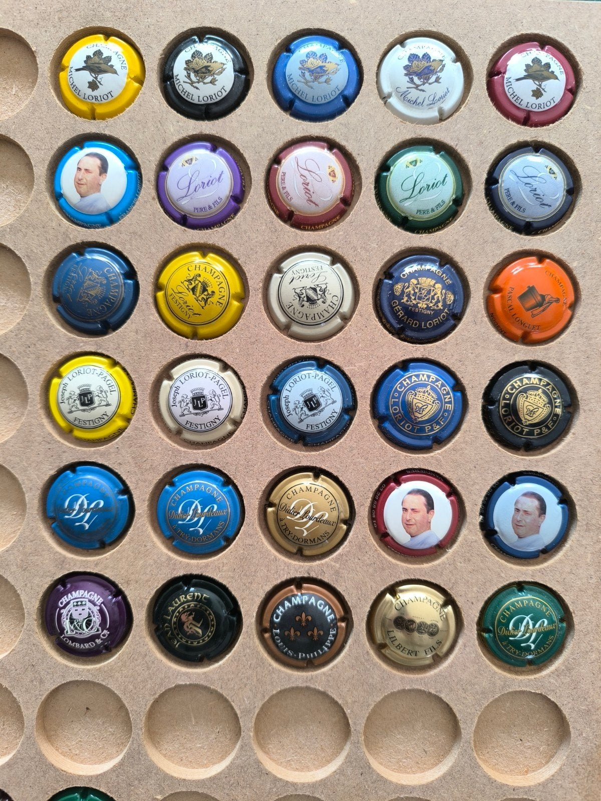 30 Champagne capsules met de letter L, Ophalen of Verzenden