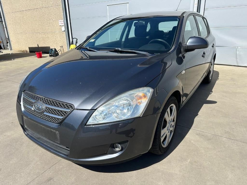Kia Ceed 1.6 CRDI, Autos, Kia, Argent ou Gris, Entreprise, Boîte manuelle, Noir