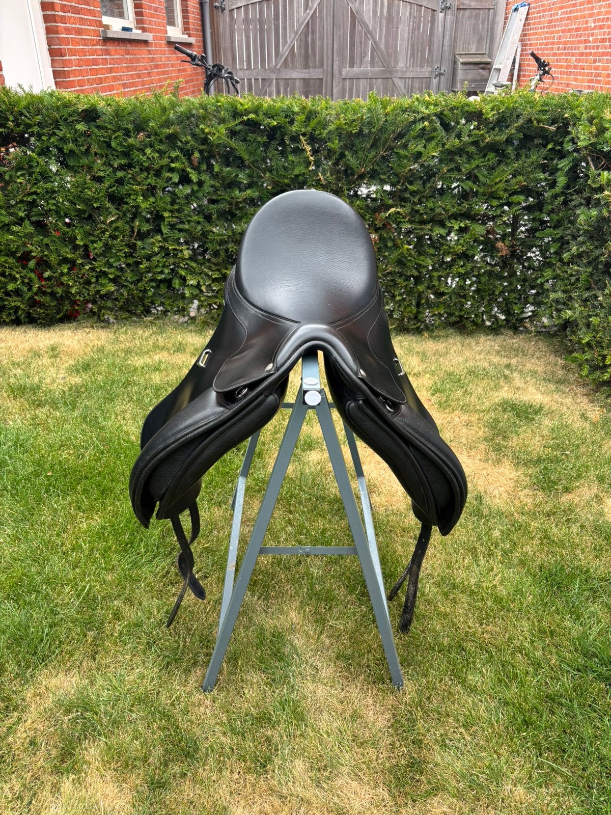Bates dressuurzasel 16 inch, Dieren en Toebehoren, Paarden en Pony's | Zadels, Ophalen, Aanpassysteem, Dressuur, Bates
