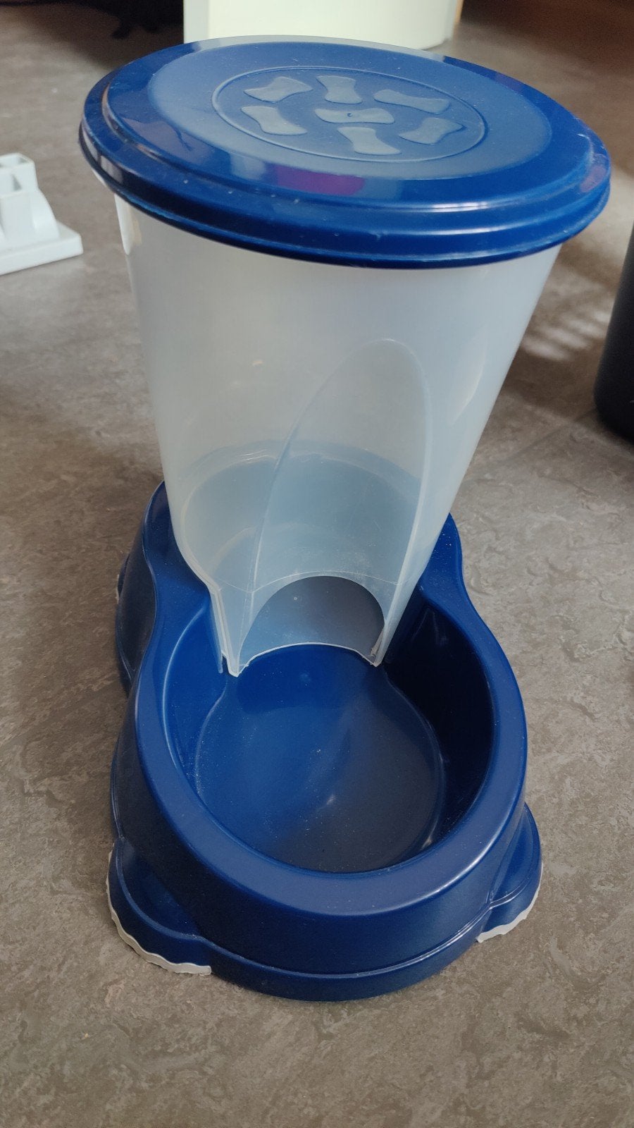 Fontaine à nourriture pour chat 3L + 2* 1,5L, Animaux & Accessoires, Nourriture & Abreuvoirs pour chats, Enlèvement