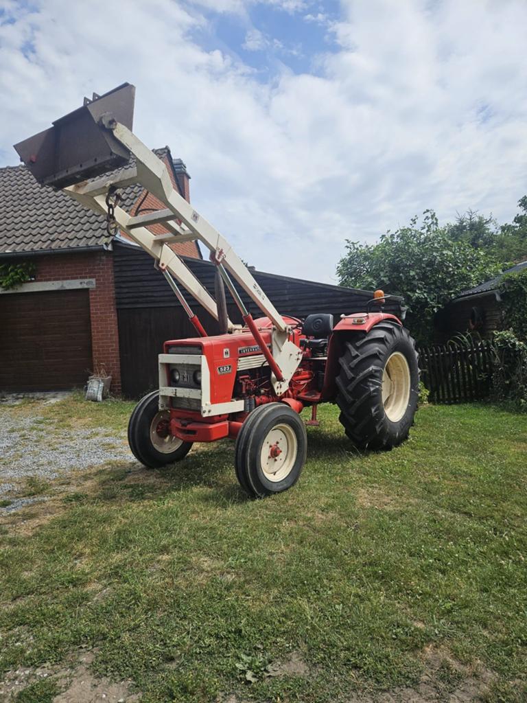 Tracteur international 523