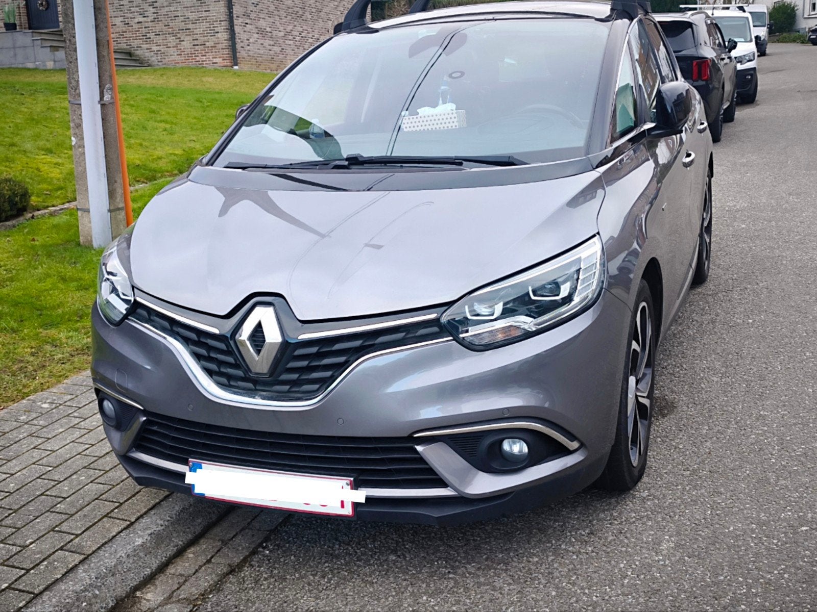 Renault scenic boss 2018 full options., Autos, Argent ou Gris, Achat, Euro 6, Noir