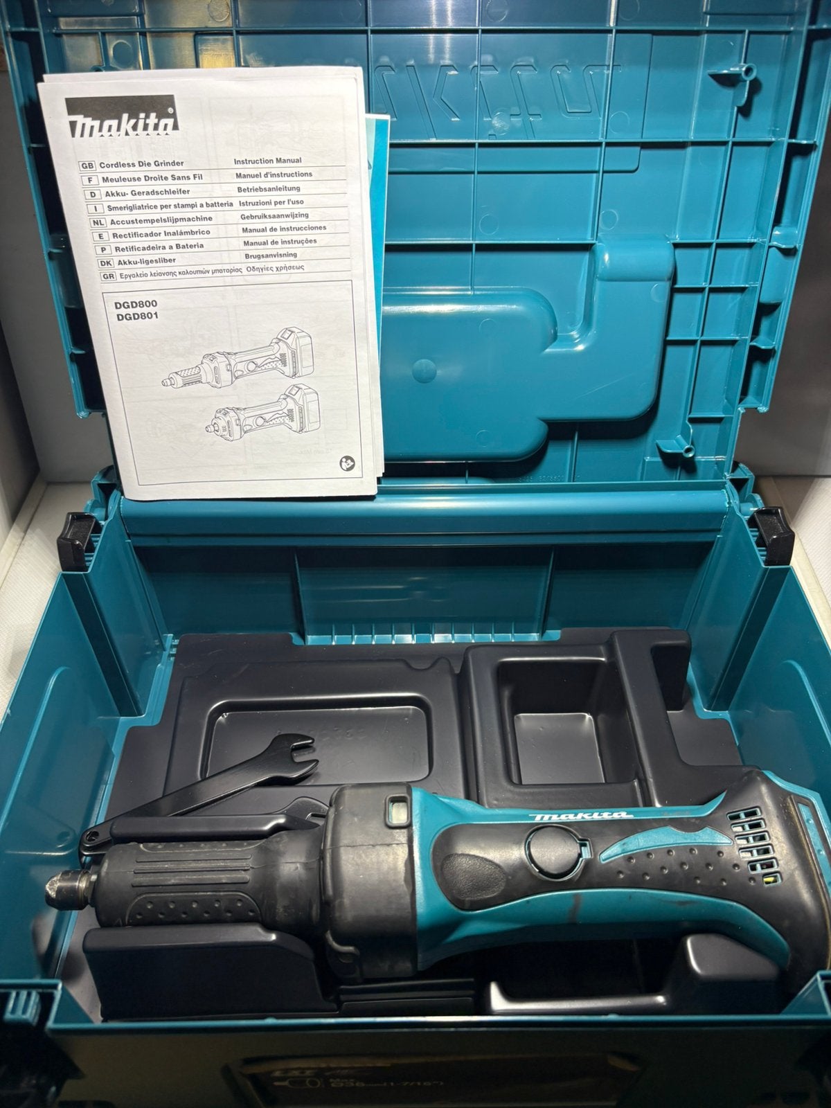 Makita accu 18V rechte slijper DGD800ZJ, Ophalen of Verzenden, Zo goed als nieuw