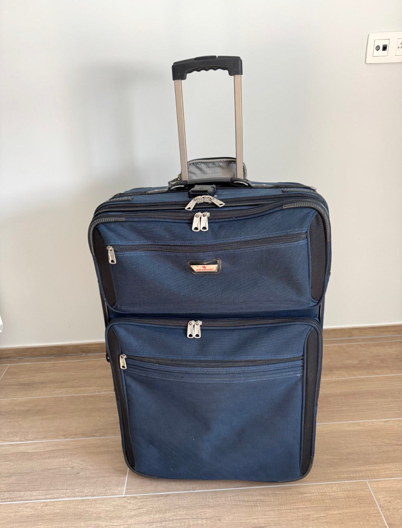 Grande valise à roulettes Air Canada - extensible, Enlèvement ou Envoi, Comme neuf, Roulettes