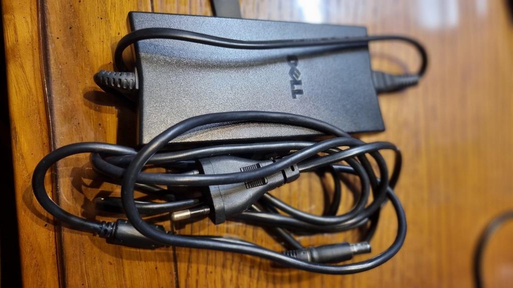 Dell laptop AC adapter + netsnoer, Ophalen of Verzenden, Gebruikt, Dell