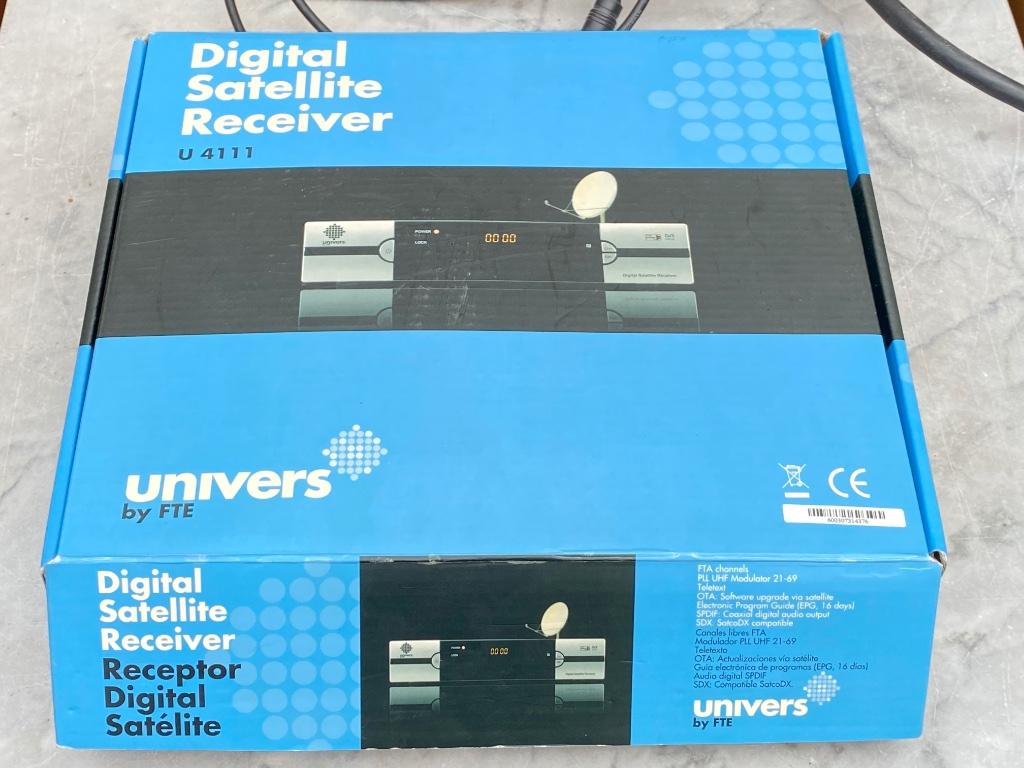 DIGITAL SATELITE RECEPTOR Univers U 4111, Enlèvement ou Envoi, Neuf, Accessoires d'antenne (parabolique), Autres marques