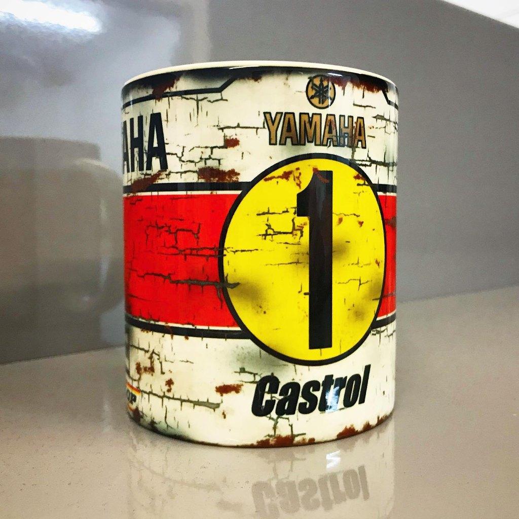 Giacomo Agostini Yamaha mok Vintage olie Motorsport, Ophalen of Verzenden, Nieuw, Motoren