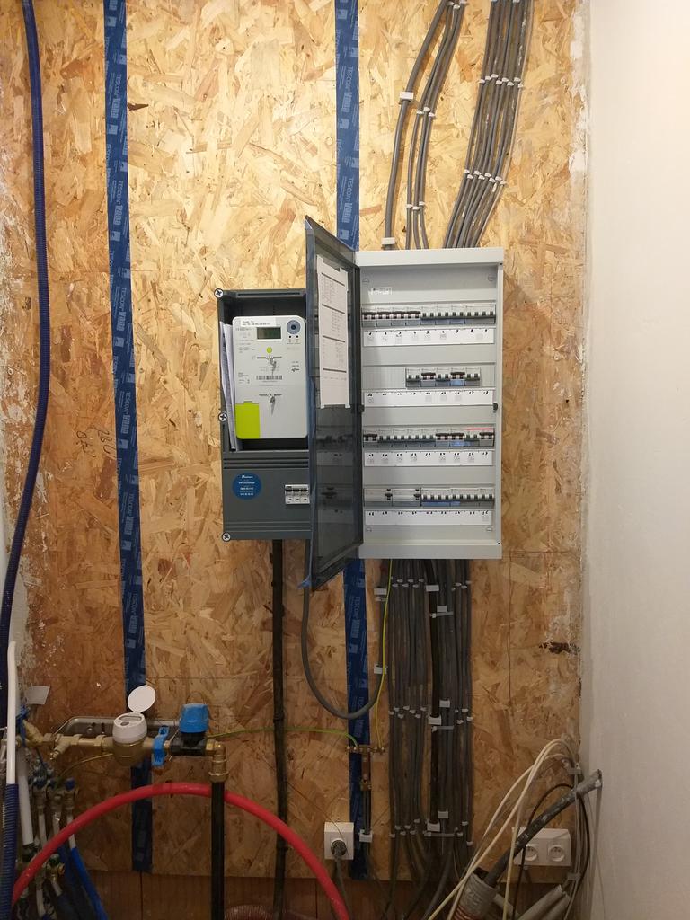 Vakman Elektricien – Uw installatie in goede handen, Diensten en Vakmensen, Elektriciens, 24-uursservice