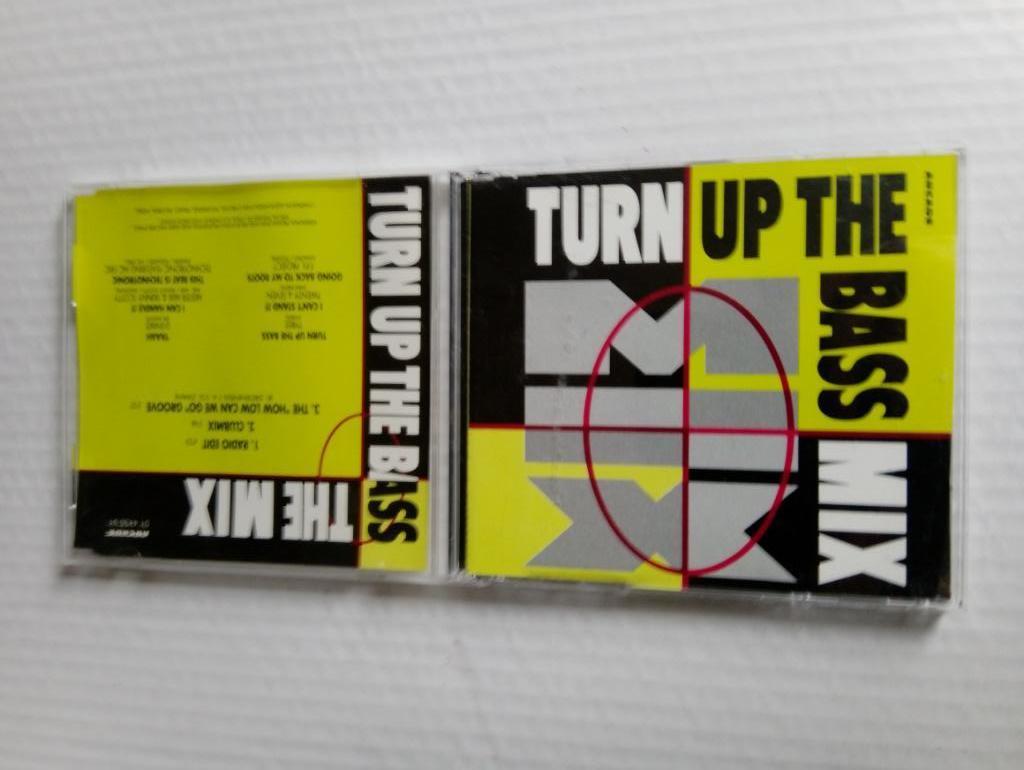 Various – Turn Up The Bass "The Mix", Enlèvement ou Envoi, 1985 à 2000, Utilisé
