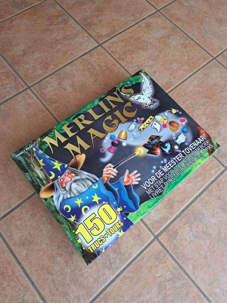 Merlin's Magic — 150 astuces pour Master Wizard (comme neuf), Enlèvement ou Envoi, Comme neuf