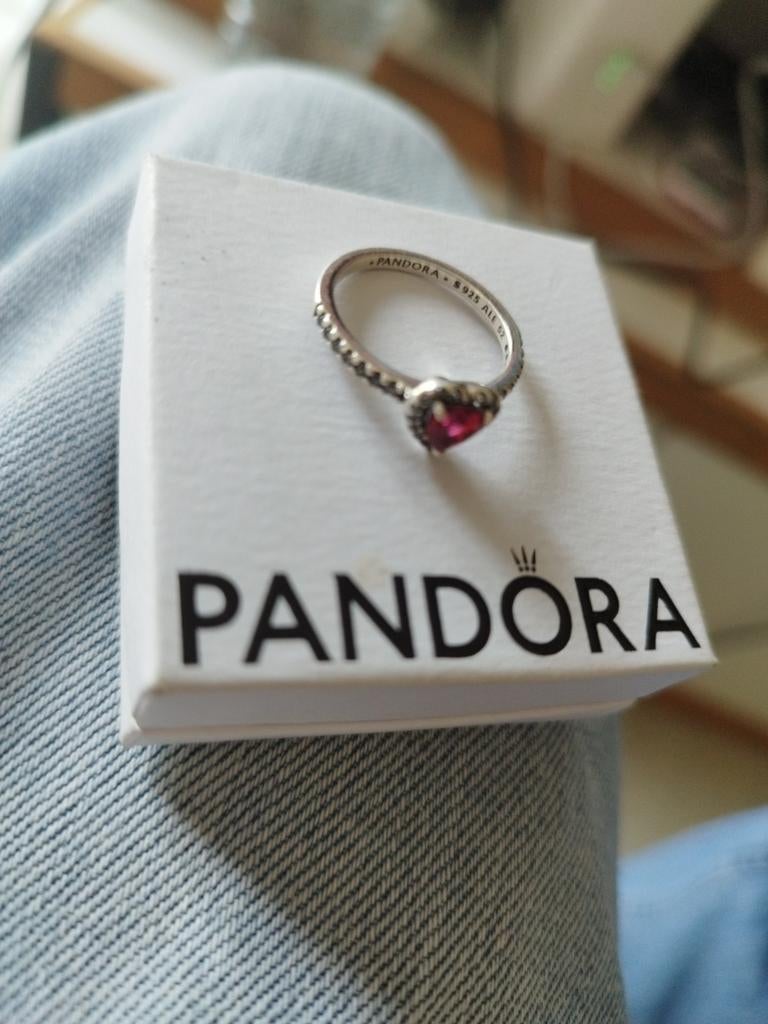 bague pandora coeur surélevé rouge/argent      taille 52mm, Handtassen en Accessoires, Ringen, Nieuw, Ophalen of Verzenden, Kleiner dan 17