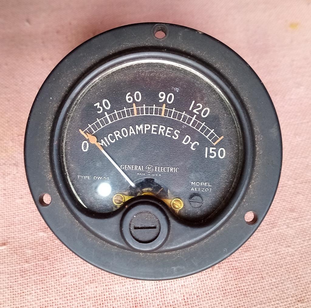 2 amperemeters,1 microA GE 0-150 en 1 gewoon Jaeger 0-10, Ophalen of Verzenden, Gebruikt, Overige meters