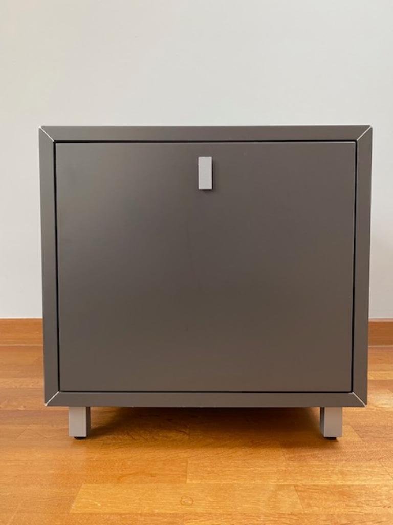 Koopje: 2 nachttafels Interlübke Nocto:  250 ipv 1560 euro, Ophalen, Minder dan 45 cm, Zo goed als nieuw, Minder dan 55 cm