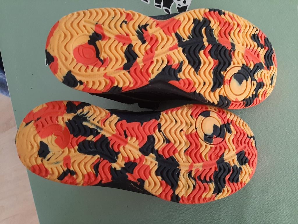 comme neuf. chaussures sport DECATHLON + velcro, Decathlon, Comme neuf, Autres types, Envoi