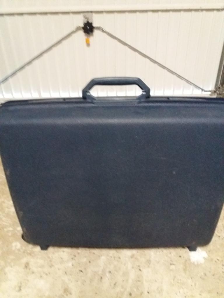 Valise Bleu Foncé, 35 à 45 cm, Plastique dur, Enlèvement, Utilisé