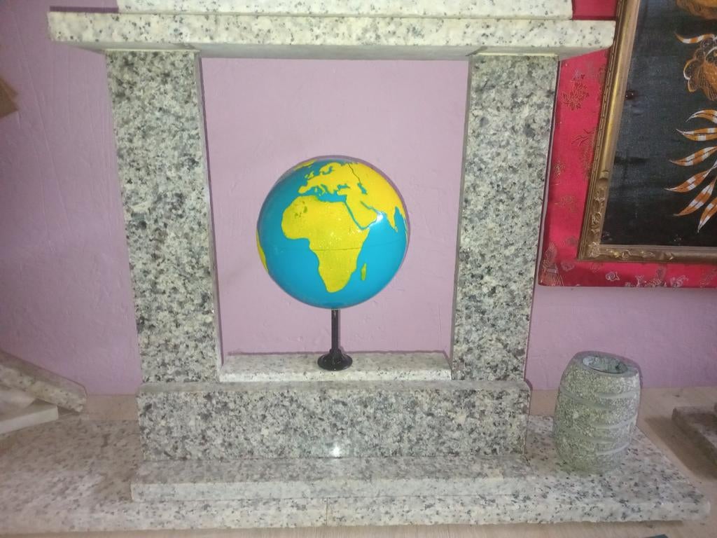 Mappmonde en granit, Enlèvement