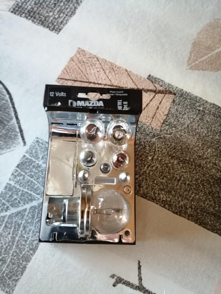 À vendre : Boîte avec lampes de rechange (oldtimer), Enlèvement ou Envoi, Neuf, Pièces Oldtimer ou Ancêtre