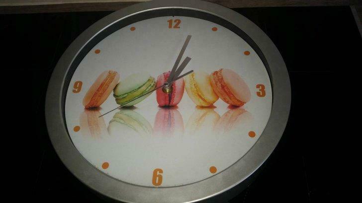 horloge macaron, Utilisé