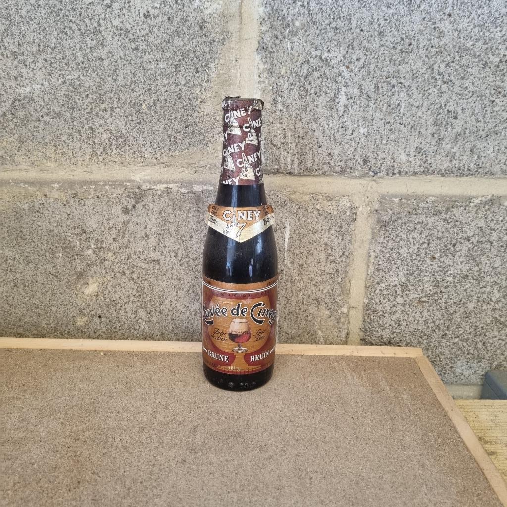 Bouteille de bière Cuvée de Ciney (modèle 2), Collections, Enlèvement ou Envoi, Utilisé, Bouteille(s), Autres marques