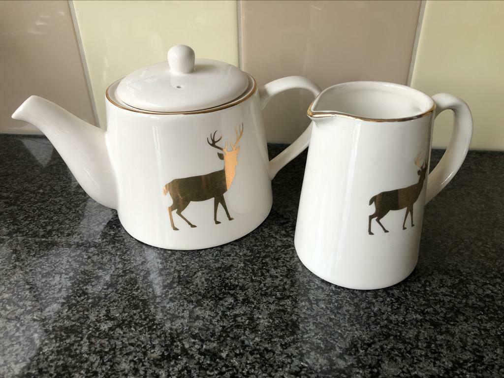 Théière et pot à lait renne Noël