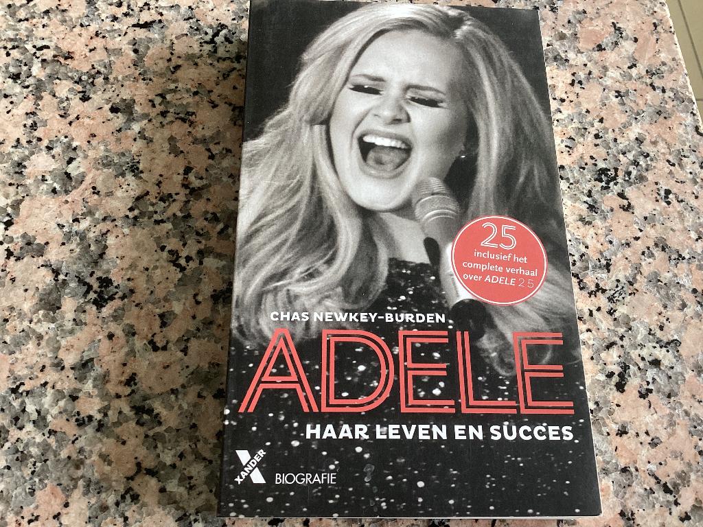 ADÈLE. Haar leven en succes. Biografie, Boeken, Muziek, Ophalen of Verzenden, Zo goed als nieuw, Artiest