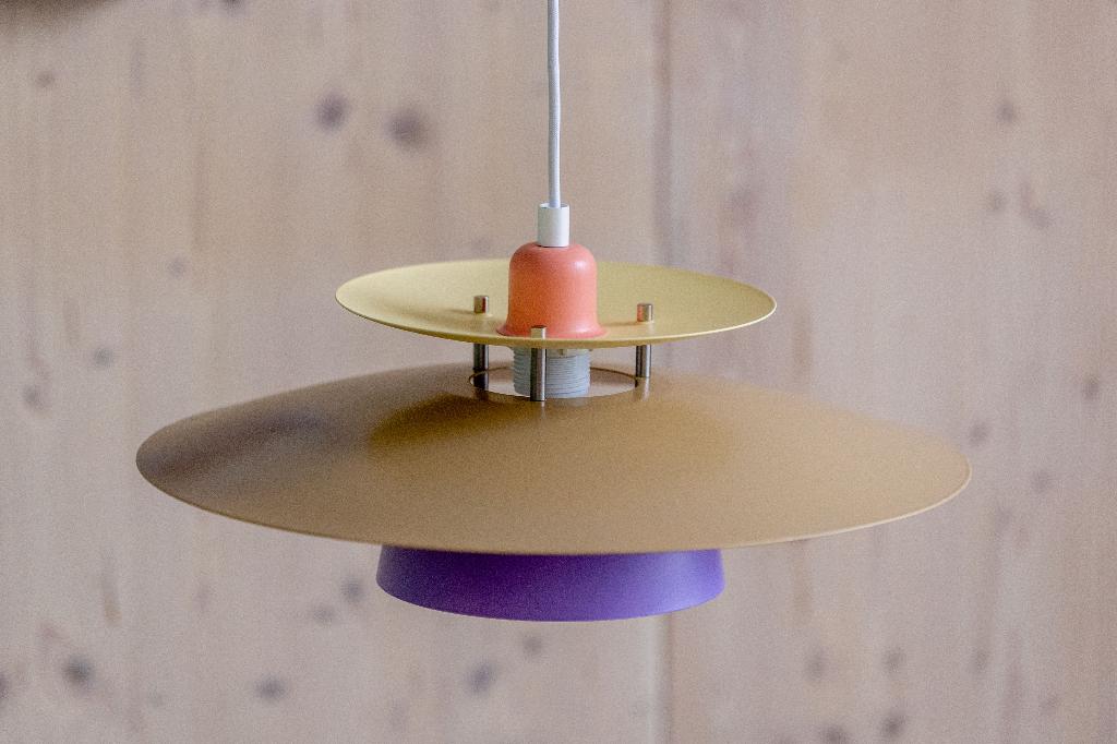 Deense kleurrijke hanglamp, Huis en Inrichting, Lampen | Hanglampen, Zo goed als nieuw, Minder dan 50 cm, Metaal, Ophalen of Verzenden