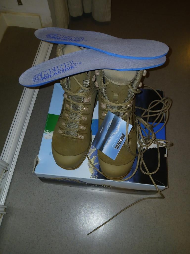 chaussures meindl, Kleding | Heren, Schoenen, Ophalen of Verzenden, Nieuw