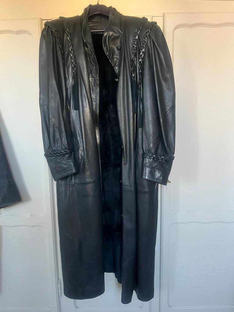 Vintage zwarte jas uit leder , Serge Miko, Kleding | Dames, Jassen | Winter, Zo goed als nieuw, Maat 38/40 (M), Zwart, Ophalen of Verzenden