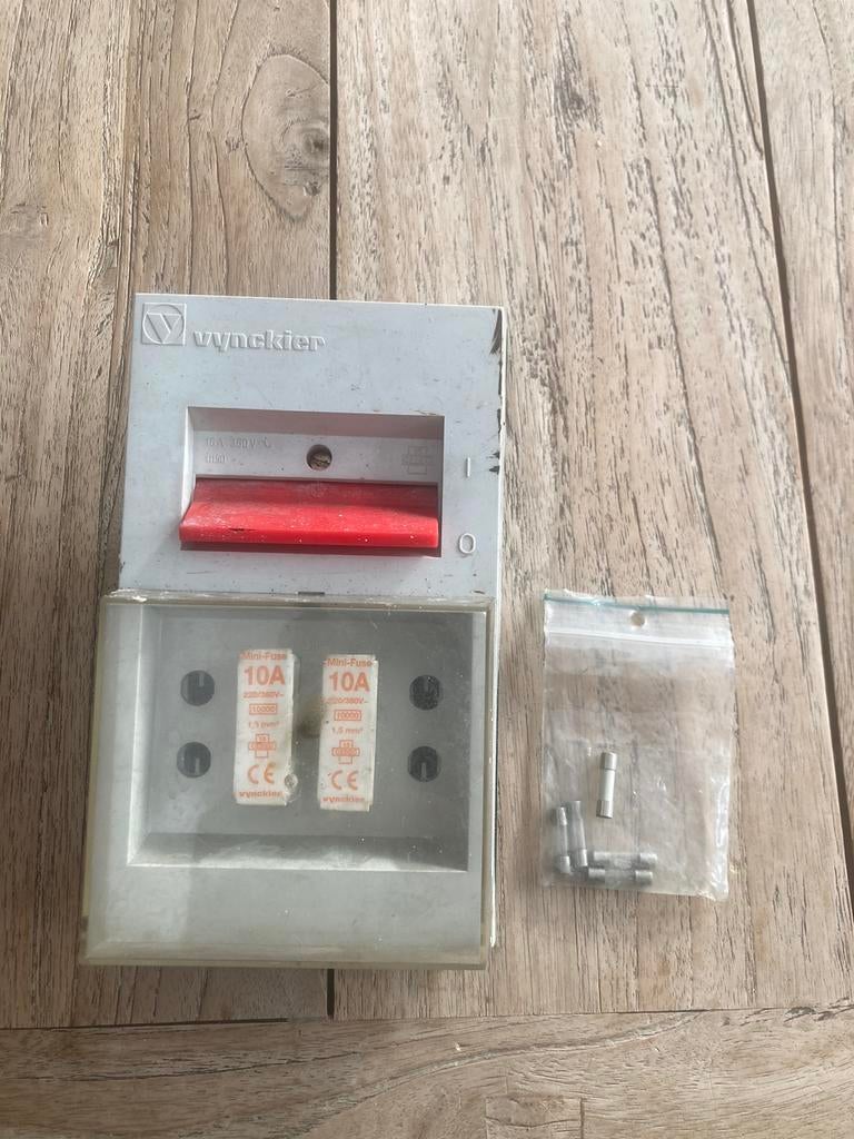 Elektrische zekering kastje, Enlèvement