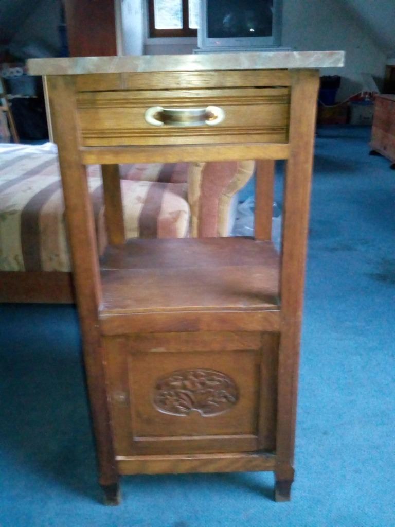 Table de nuit ancienne, 70 cm ou plus, Moins de 45 cm, Enlèvement, Utilisé
