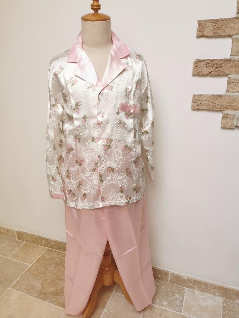 Mooie nieuwe satijnen dames pyjama, Kleding | Dames, Ondergoed en Lingerie, Ophalen of Verzenden, Hemd