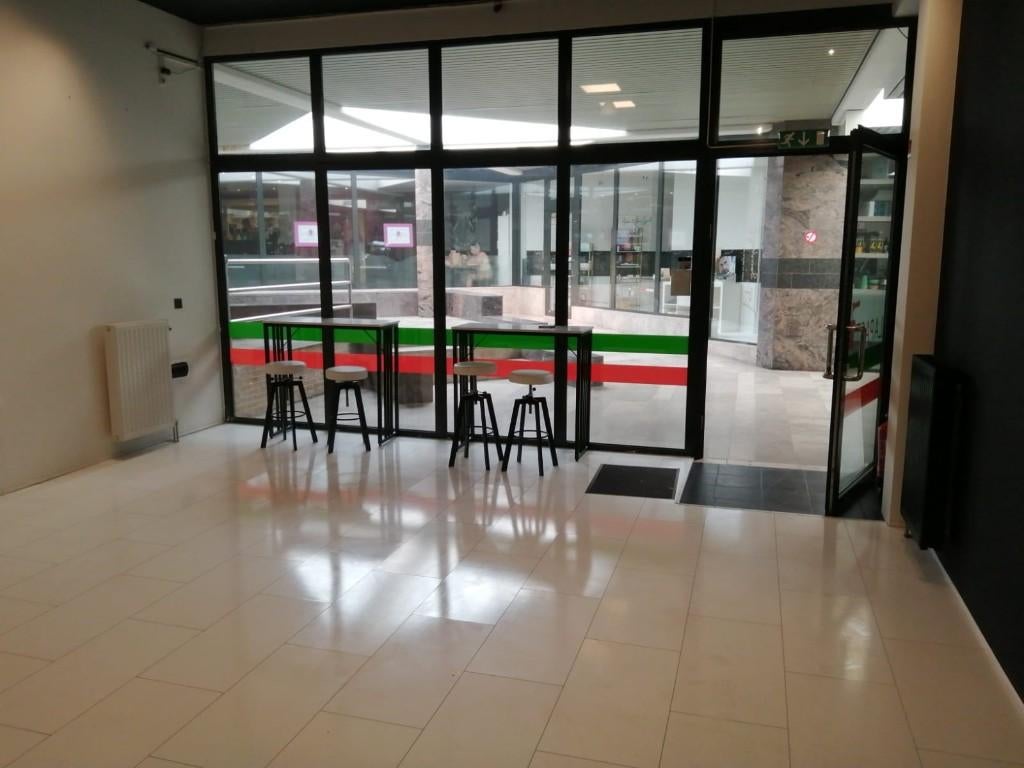 Winkel handelsruimte + woning Rijksweg Maasmechelen centrum, 145 m², Overige soorten, Direct bij eigenaar, Maasmechelen
