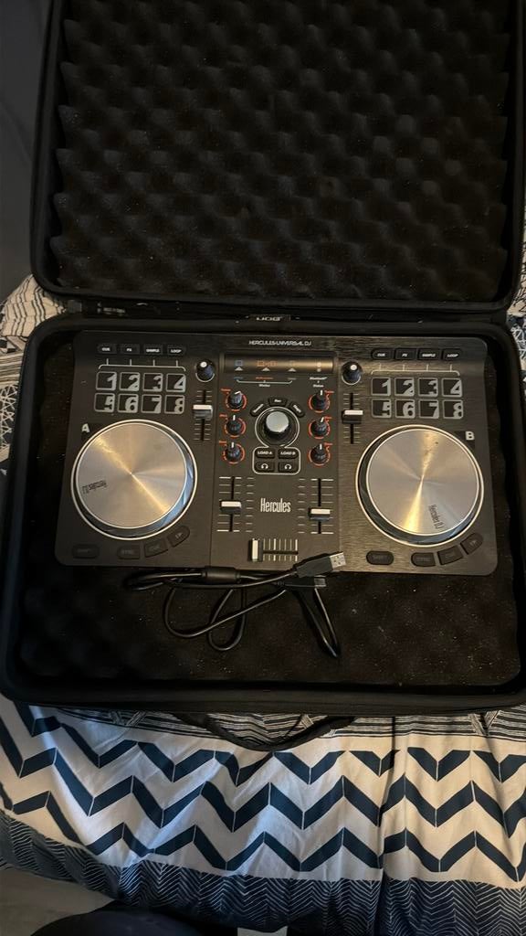 Hercules Universal DJ, Ophalen of Verzenden, Zo goed als nieuw