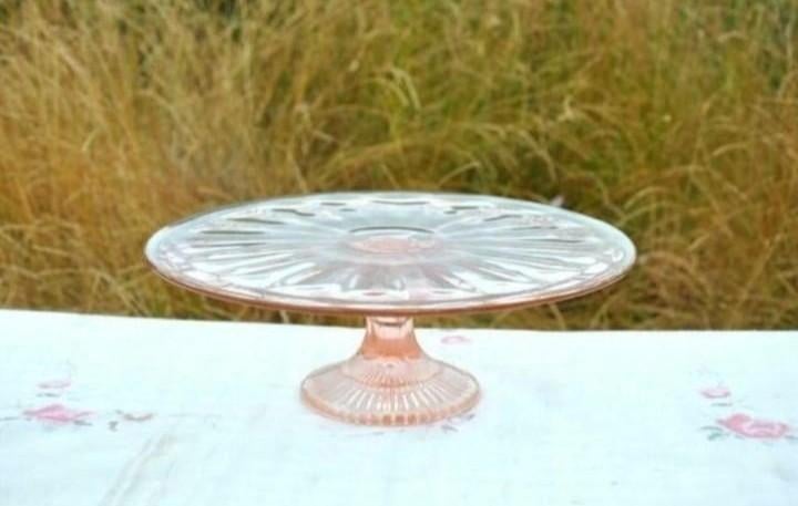 plat a tarte sur pied en verre rose, Antiquités & Art, Enlèvement ou Envoi