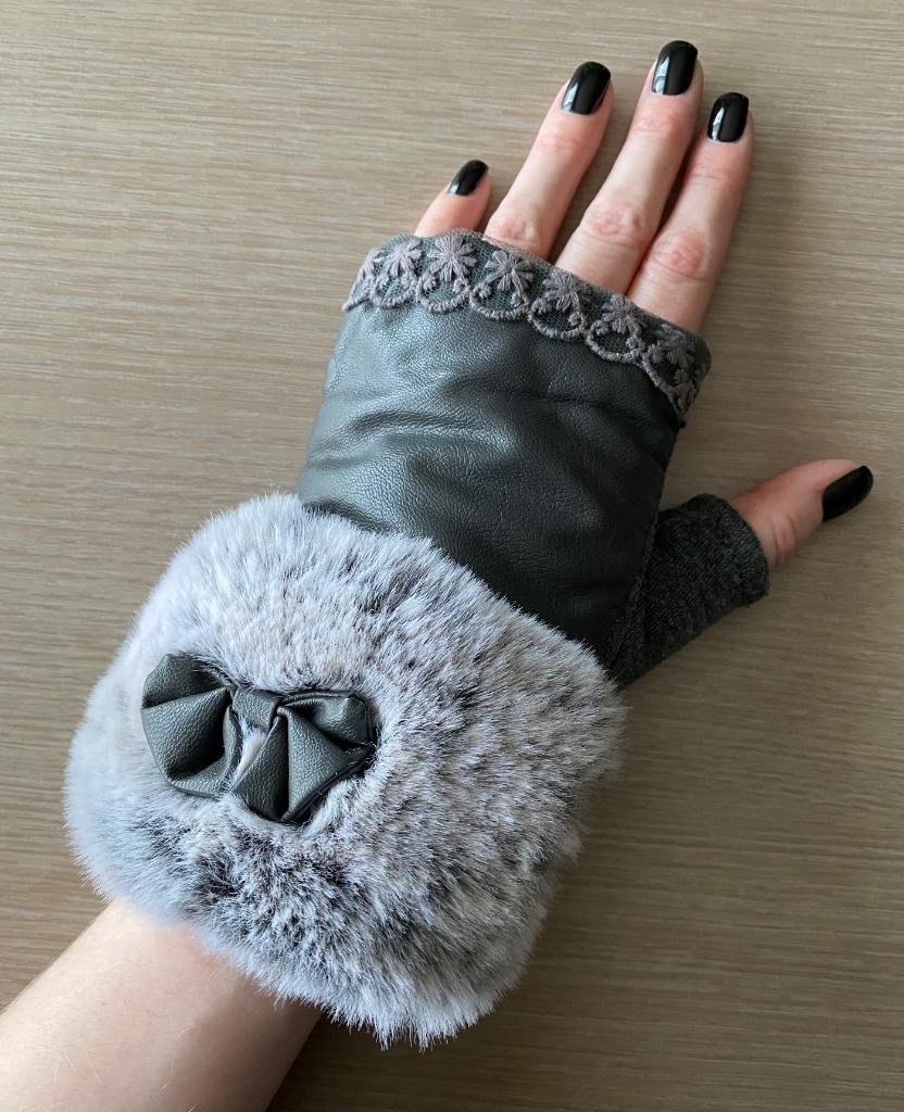 Grijze handschoenen met imitatiebont  - NIEUW, Verzenden, Nieuw, Maat 38/40 (M), Handschoenen