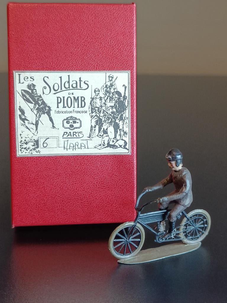 Tinnen soldaat op motorfiets., Hobby en Vrije tijd, Ophalen of Verzenden, Zo goed als nieuw, Groter dan 1:35, Figuur of Figuren