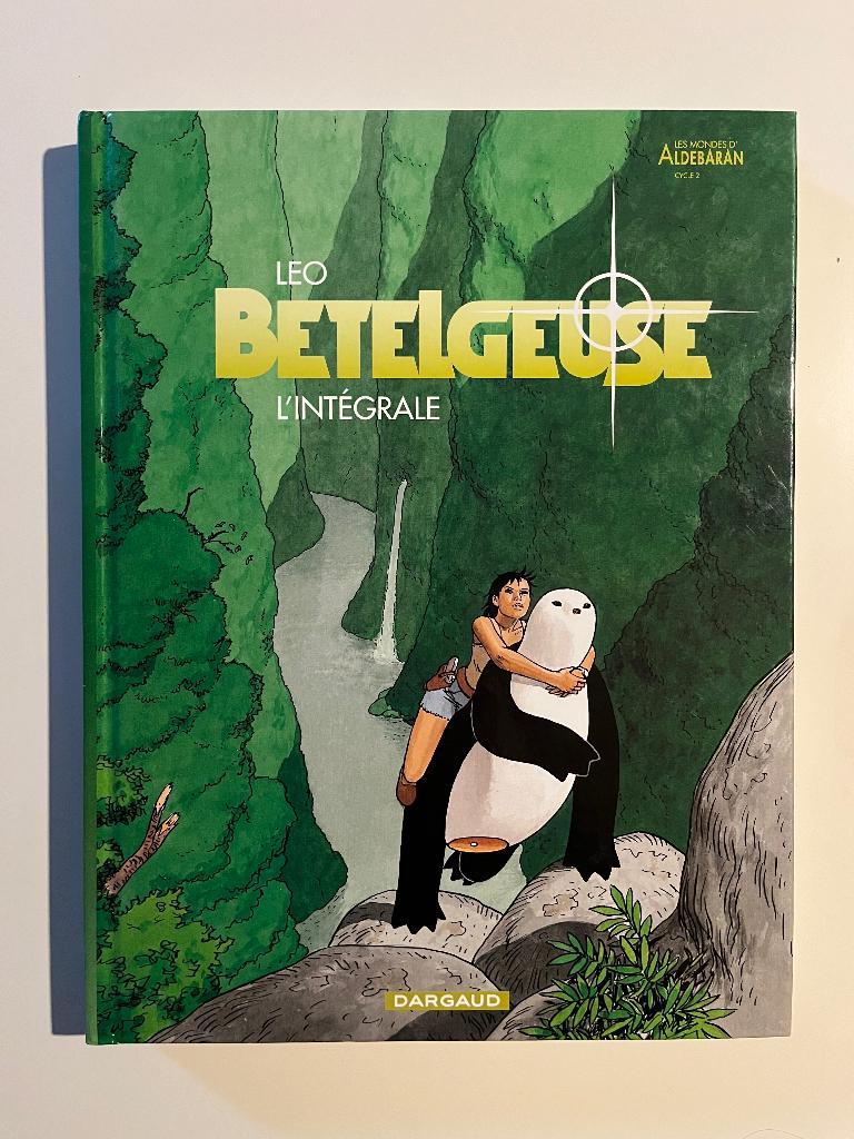BD Bételgeuse - Intégrale - Première édition 2006, Livres, Une BD, Enlèvement ou Envoi, Comme neuf